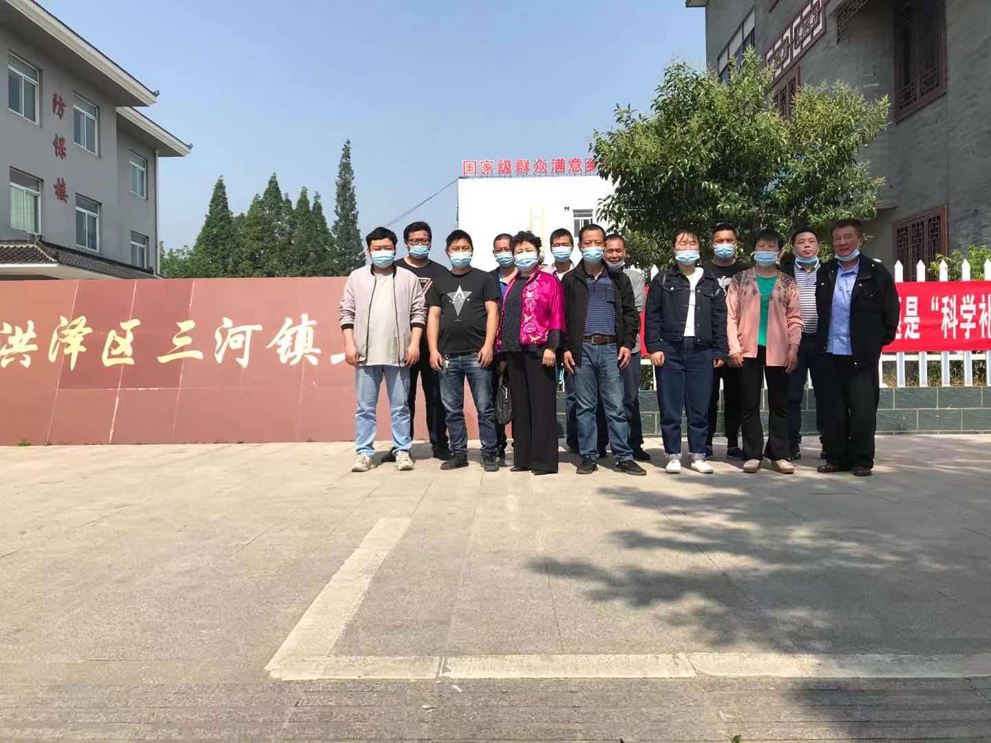 提供暖心接送專車！洪澤區(qū)三河鎮(zhèn)政府全力“護(hù)航”歐西員工疫苗接種